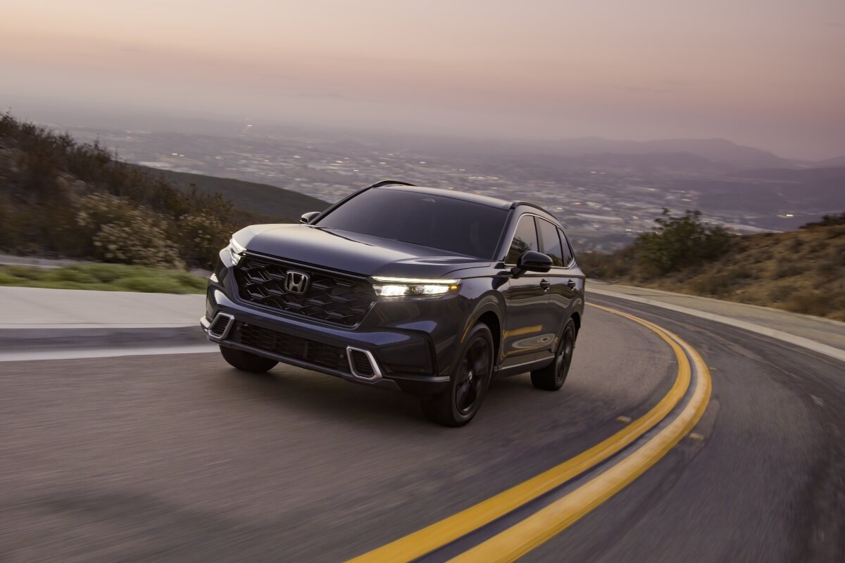 Best Hybrid Crossover Review: 2025 Models Front View