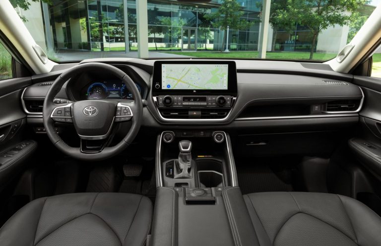 Dashboard of the 2025 Toyota Grand Highlander Hybrid, featuring a 12.3-inch touchscreen in this hybrid family SUV