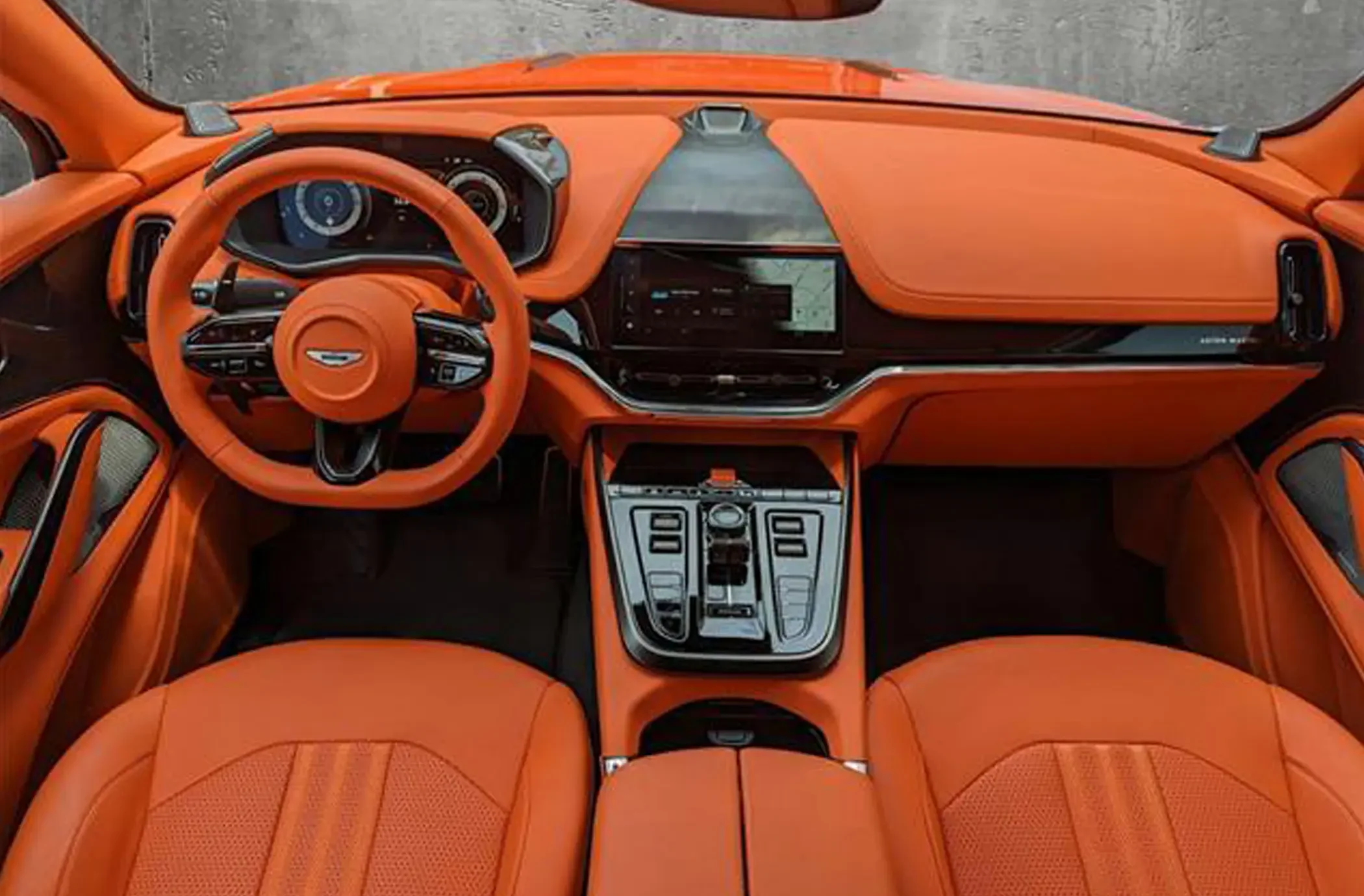 2025 Aston Martin DBX